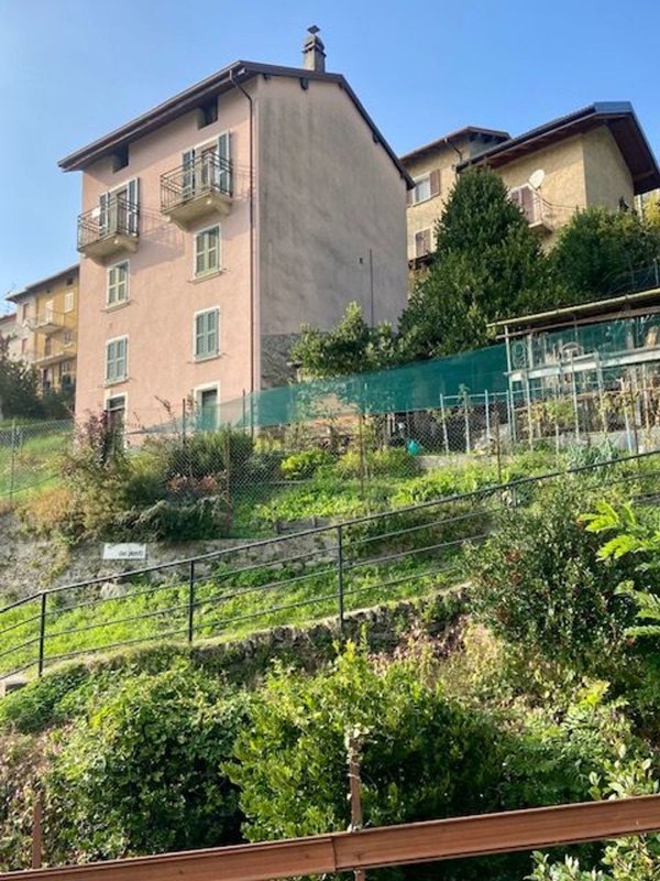 appartamento in vendita a Sueglio