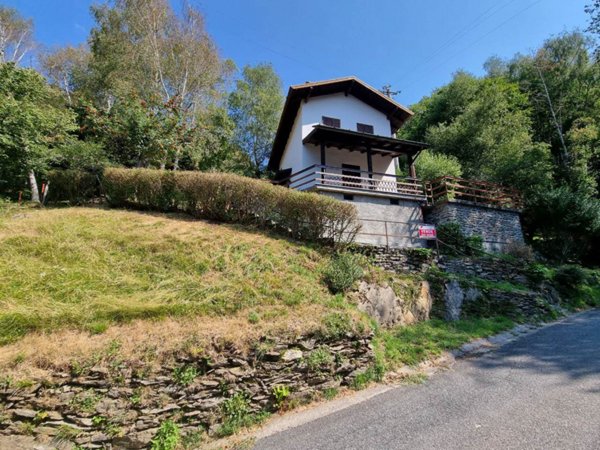 casa indipendente in vendita a Sueglio
