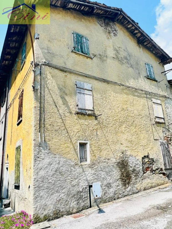 casa indipendente in vendita a Suello