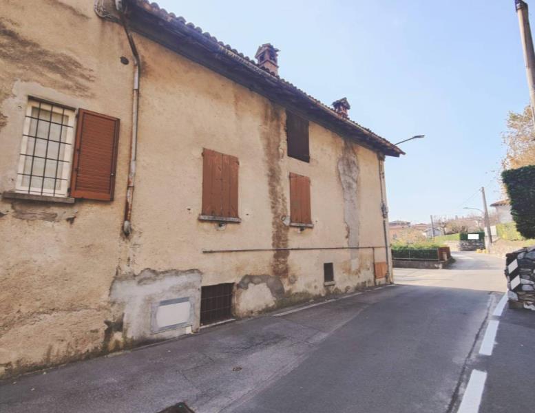 casa indipendente in vendita a Suello