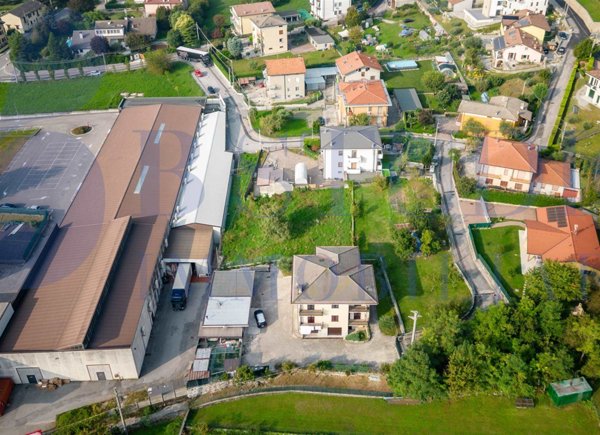 casa indipendente in vendita a Suello