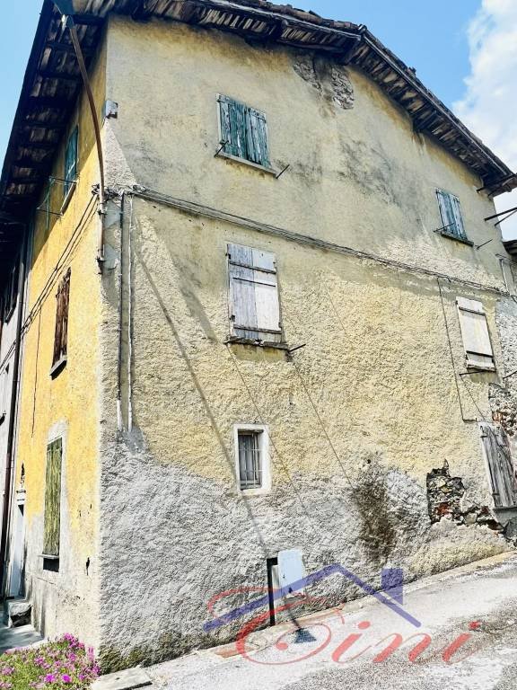 casa indipendente in vendita a Suello