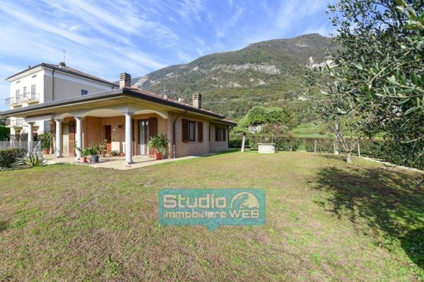 casa indipendente in vendita a Suello