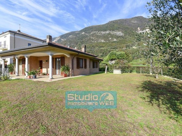 casa indipendente in vendita a Suello