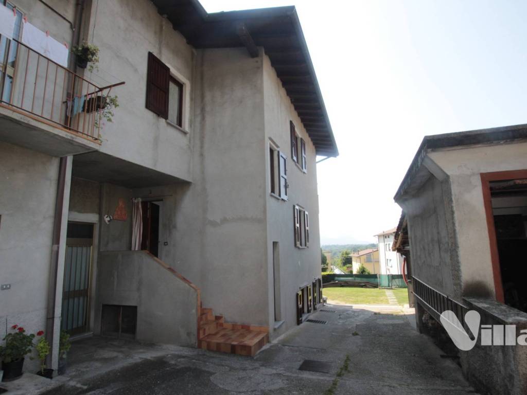casa indipendente in vendita a Suello