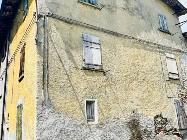casa indipendente in vendita a Suello