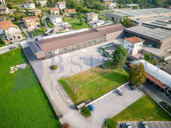 negozio in vendita a Suello