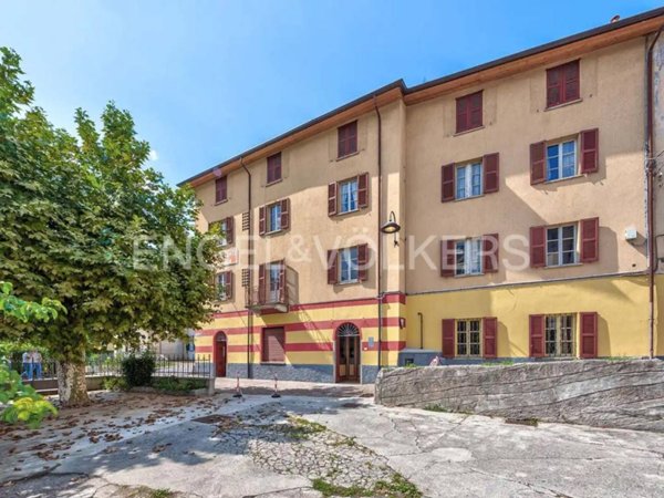 negozio in vendita a Taceno