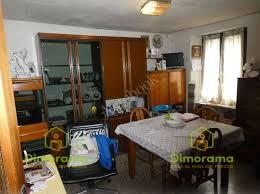 villa in vendita a Taceno