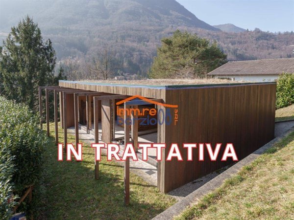casa indipendente in vendita a Taceno