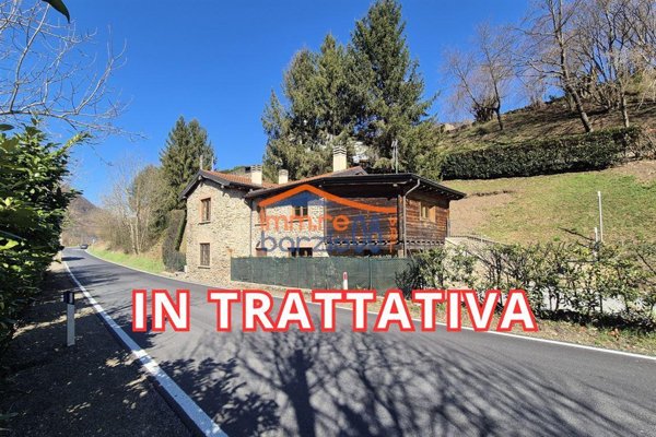 casa indipendente in vendita a Taceno