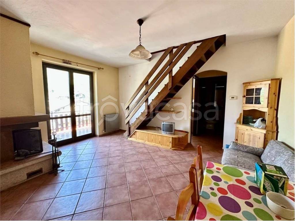 appartamento in vendita a Taceno