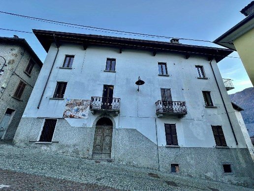 appartamento in vendita a Taceno