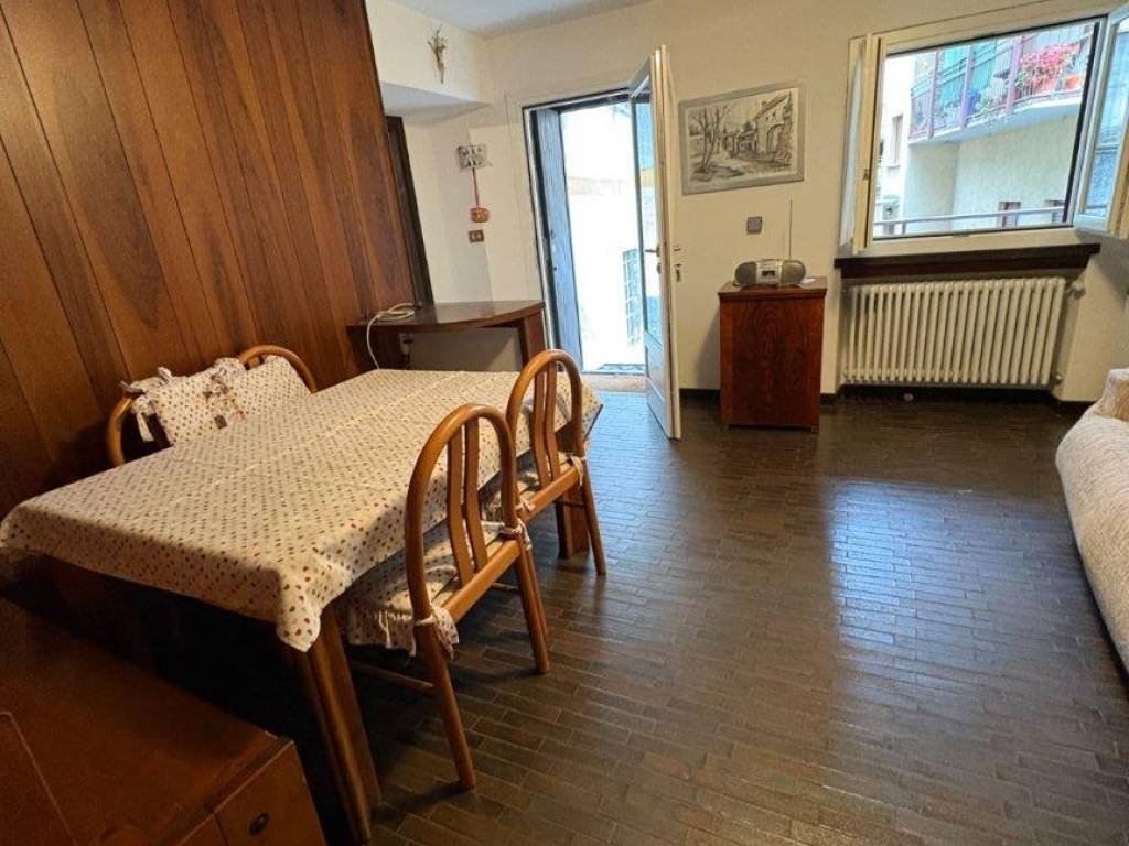 casa indipendente in vendita a Taceno