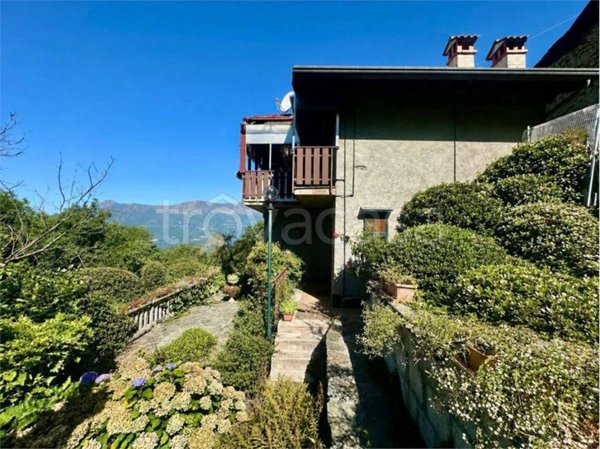 casa indipendente in vendita a Taceno