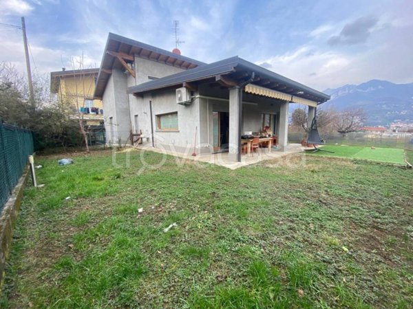 casa indipendente in vendita a Valgreghentino in zona Villa San Carlo