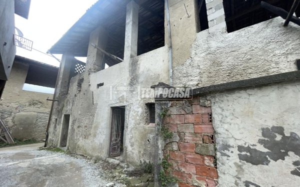 casale in vendita a Valgreghentino