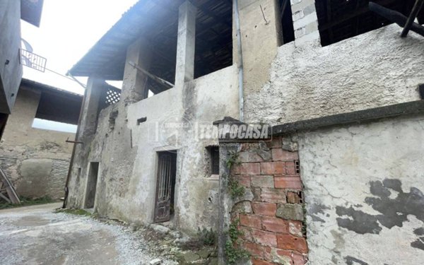 casale in vendita a Valgreghentino