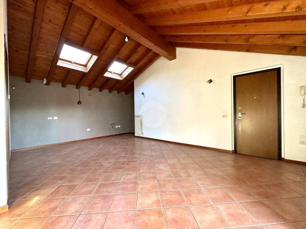 appartamento in vendita a Valgreghentino