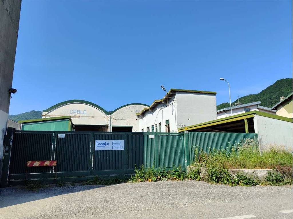 locale commerciale in vendita a Valgreghentino