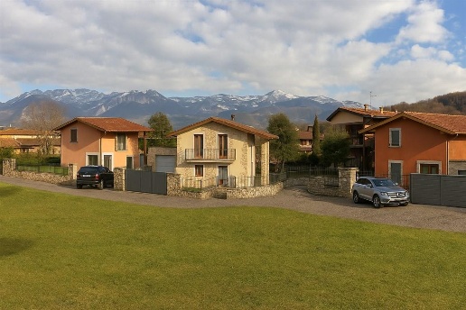 casa indipendente in vendita a Valgreghentino