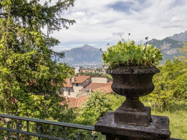 casa indipendente in vendita a Valgreghentino in zona Villa San Carlo