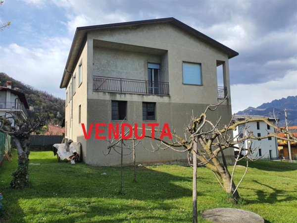 appartamento in vendita a Valgreghentino in zona Villa San Carlo