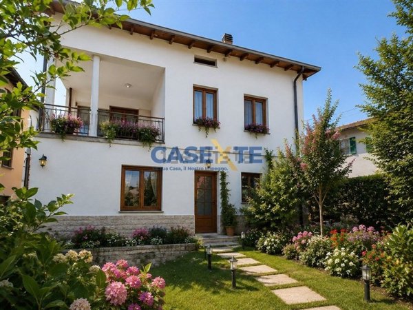 appartamento in vendita a Valgreghentino in zona Villa San Carlo