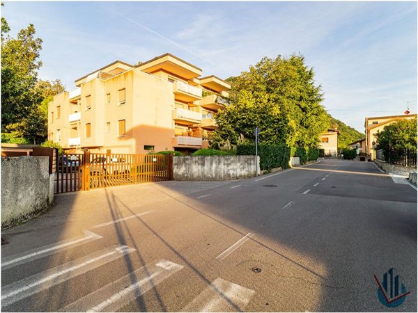 appartamento in vendita a Valgreghentino in zona Villa San Carlo