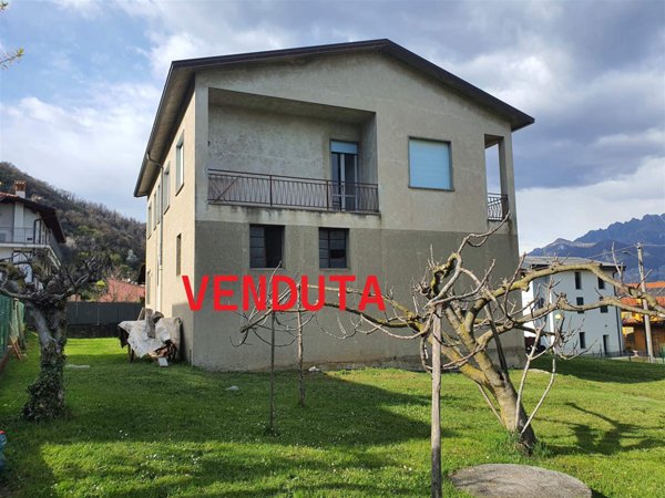appartamento in vendita a Valgreghentino in zona Villa San Carlo