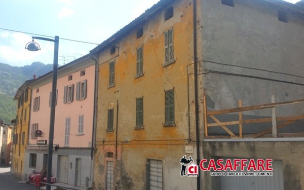 casa semindipendente in vendita a Valmadrera