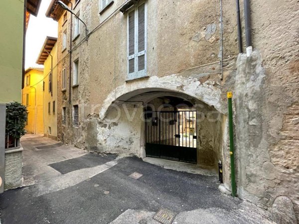 intera palazzina in vendita a Valmadrera