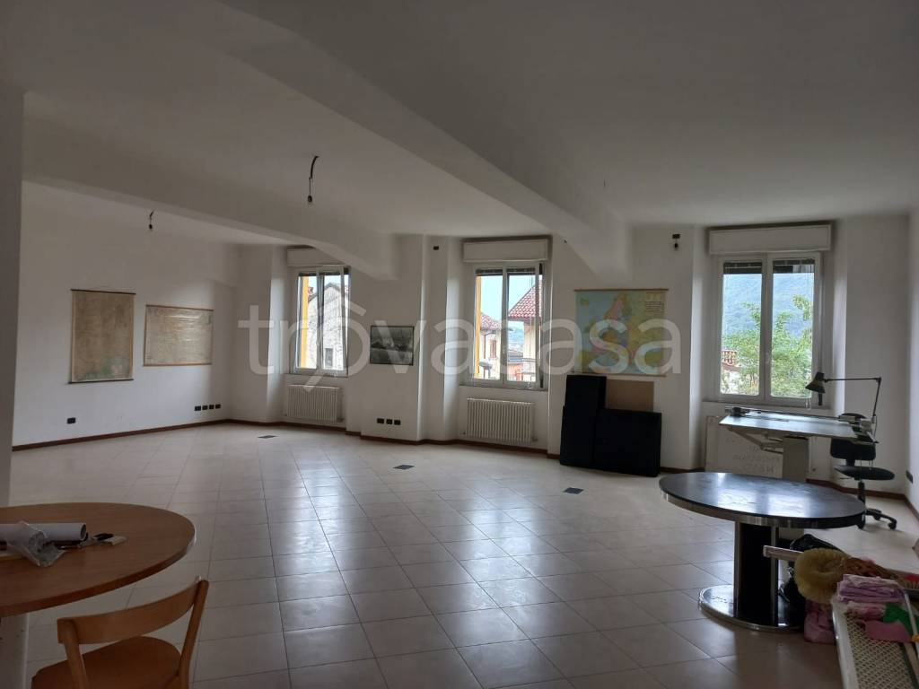 appartamento in vendita a Valmadrera in zona Caserta