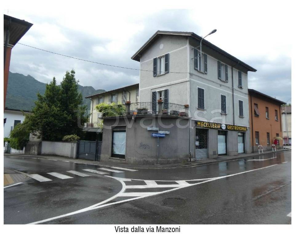 negozio in vendita a Valmadrera in zona Centro Storico