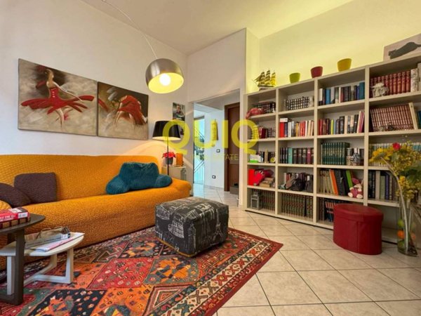 casa indipendente in vendita a Valmadrera in zona Centro Storico