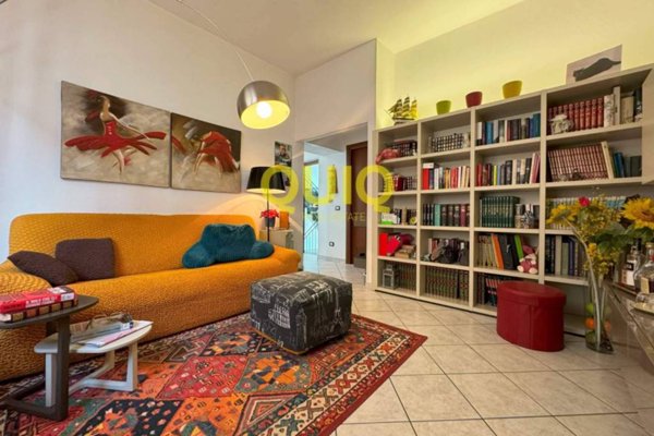 casa indipendente in vendita a Valmadrera in zona Centro Storico