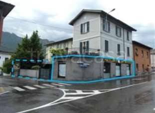 negozio in vendita a Valmadrera in zona Centro Storico
