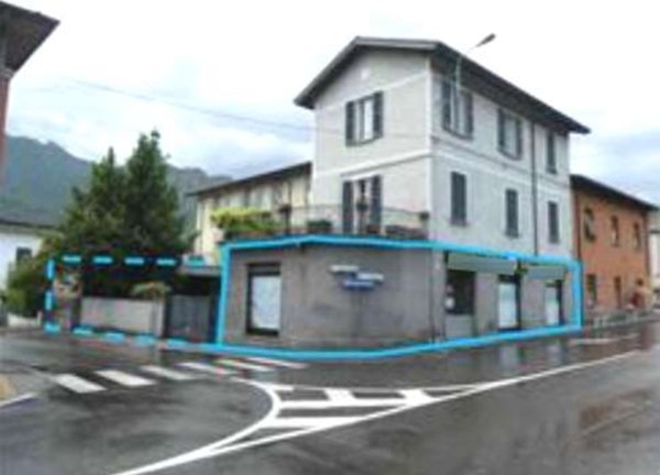 negozio in vendita a Valmadrera in zona Centro Storico