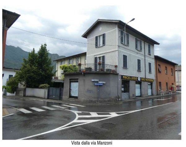 negozio in vendita a Valmadrera in zona Centro Storico