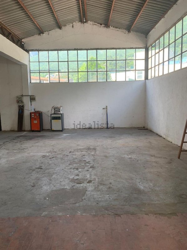 locale di sgombero in vendita a Valmadrera
