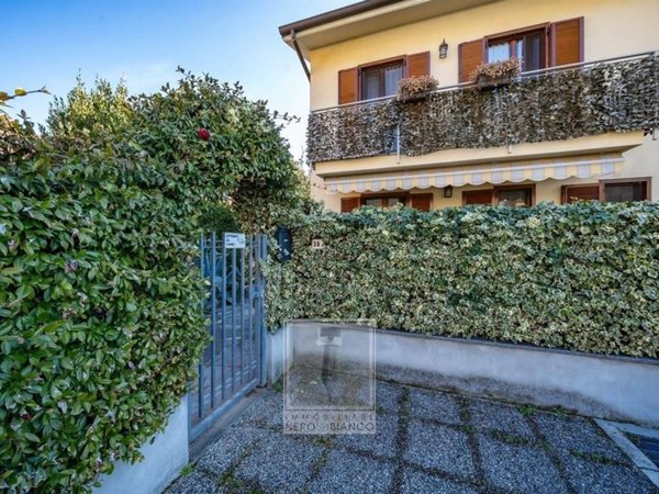 casa indipendente in vendita a Valmadrera in zona Caserta