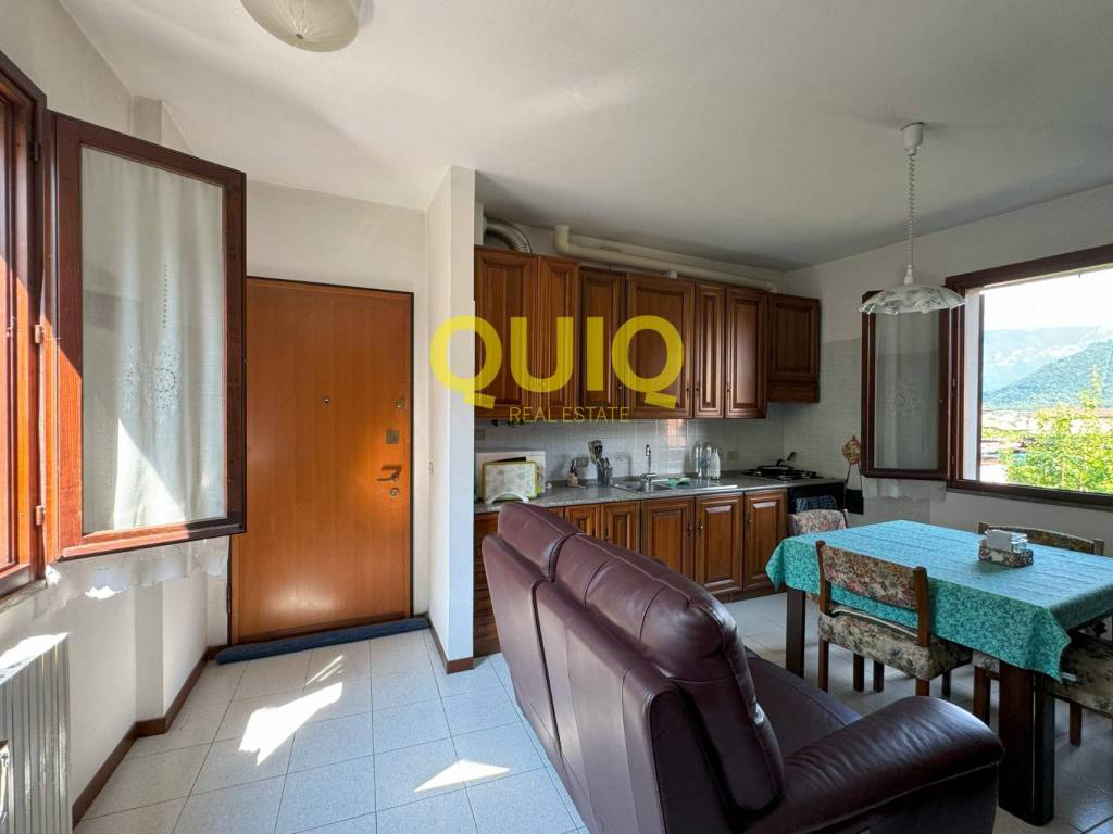 appartamento in vendita a Valmadrera in zona Centro Storico
