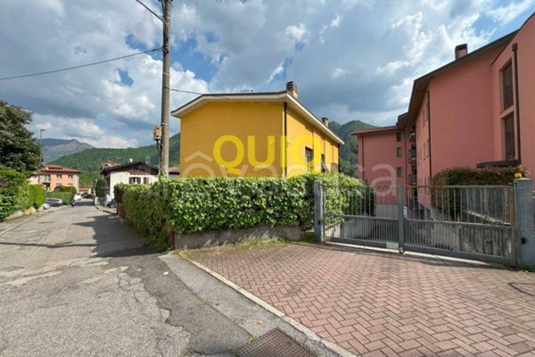 ufficio in vendita a Valmadrera in zona Centro Storico