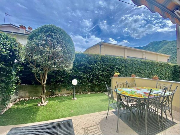 casa indipendente in vendita a Valmadrera in zona Centro Storico