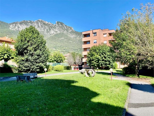 appartamento in vendita a Valmadrera in zona Centro Storico