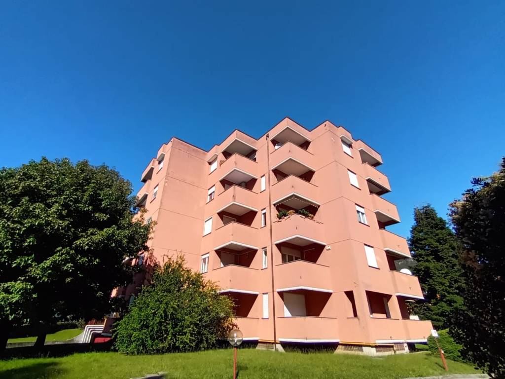 appartamento in vendita a Valmadrera in zona Centro Storico