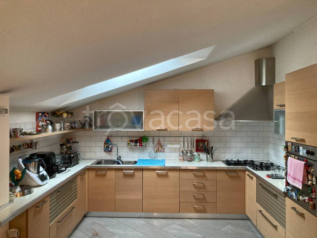 casa indipendente in vendita a Valmadrera