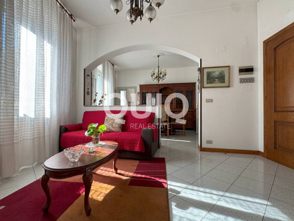 appartamento in vendita a Valmadrera in zona Centro Storico