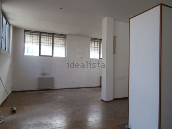 locale di sgombero in vendita a Valmadrera