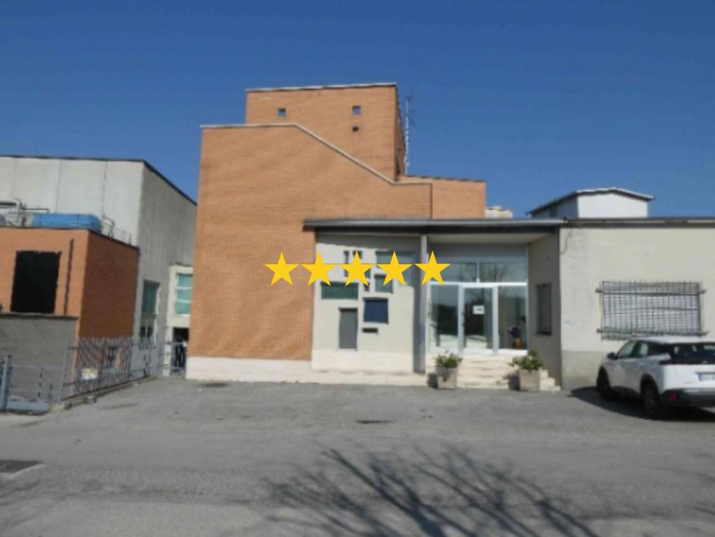 capannone in vendita a Valmadrera